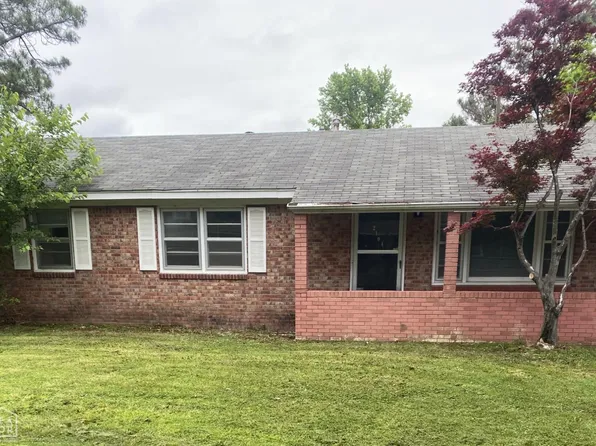 2104 Parkside Dr, Jonesboro, AR 72401