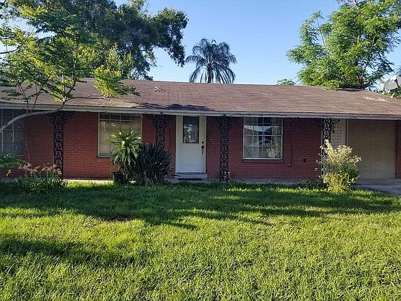 3rd image of 8813 Oak Cir