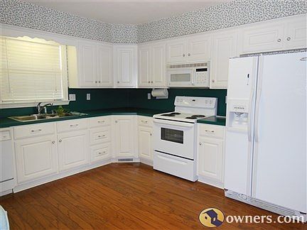Right side of kitchen