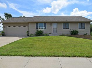 55 Dessa Rain Dr, Reedsburg, WI 53959