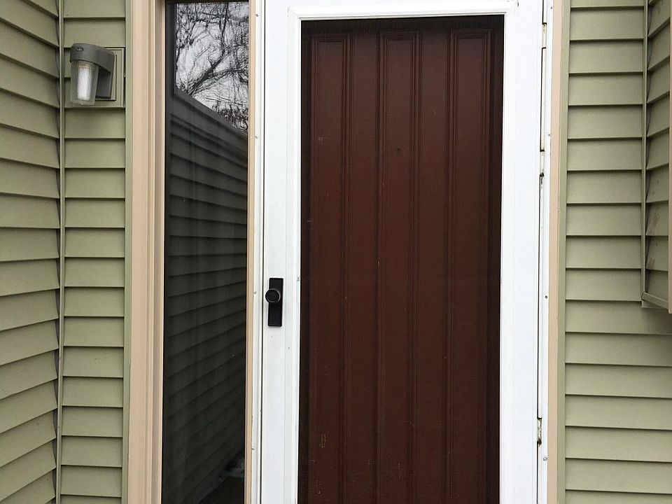 Amazing 2 Bedroom Townhome!