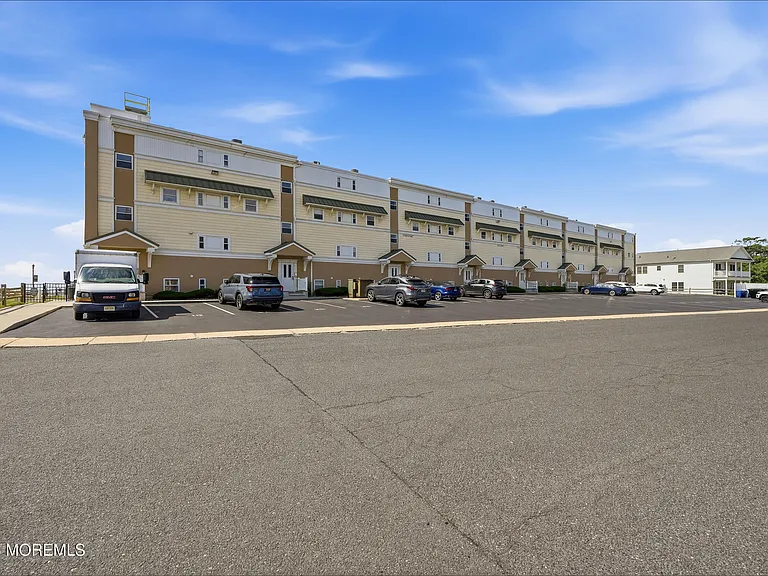 448 Ocean Ave #14B — Photo 18