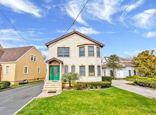 82 Guenther Ave, Valley Stream, NY 11580