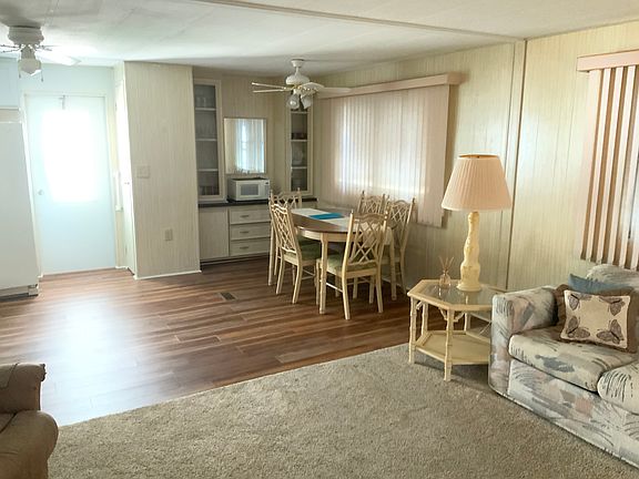 5th image of 272 Sun Air Cir