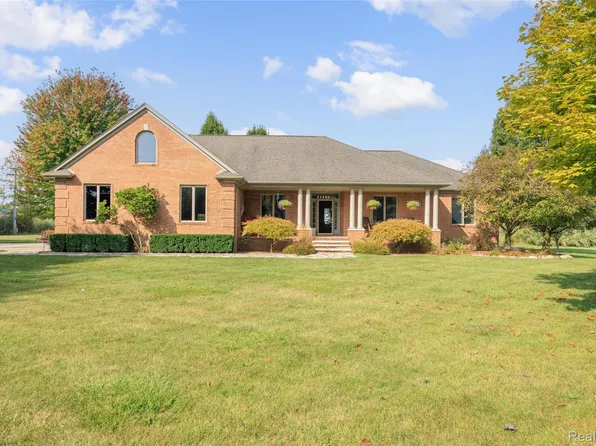 7030 Marsh Rd, Cottrellville, MI 48039