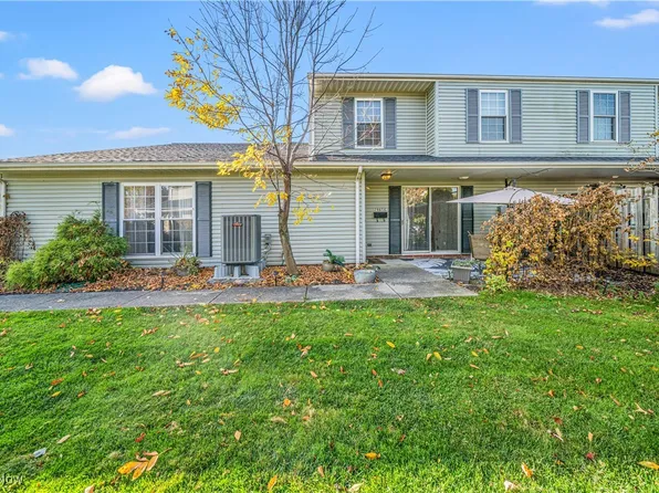7987 Carriage Cir APT C, Mentor, OH 44060