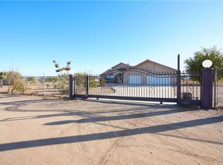 13027 Farmington St, Oak Hills, CA 92344