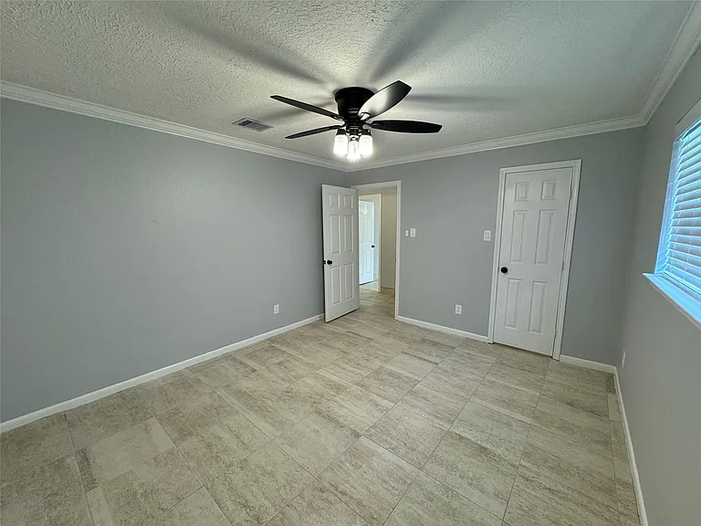 7910 Sands Point Dr — Photo 11