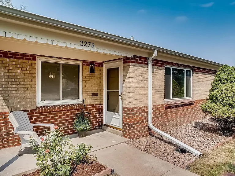 2275 W Gill Pl — Photo 2