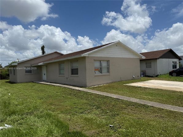 772 NW 5th St