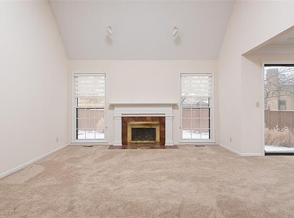 3rd image of 9133 W 102nd Ter