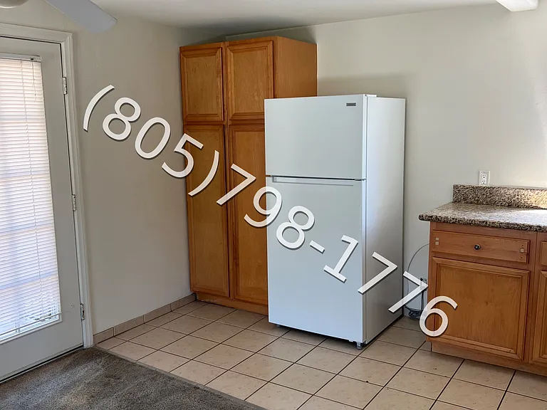 257 N Lomita Ave #B — Photo 2