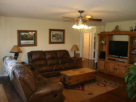 3rd image of 310 Chesire Way