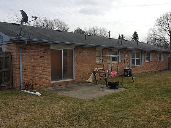 3rd image of 1035 S Trail Ln