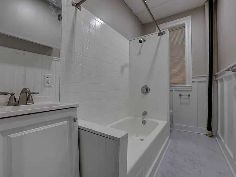 Willett Apartments — Photo 30