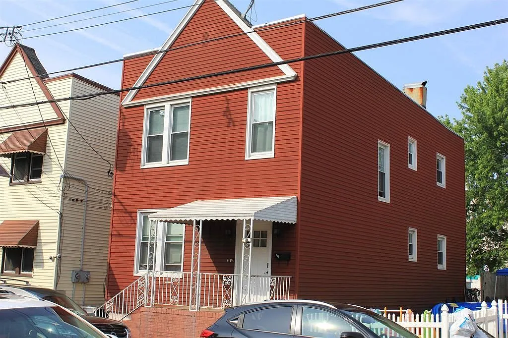 2 bed, 1.0 bath, $2,275 — Photo 1