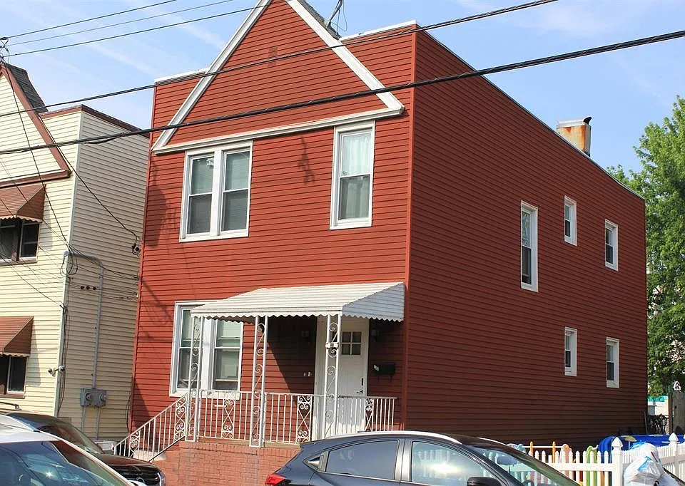 340 Pearsall Ave #1