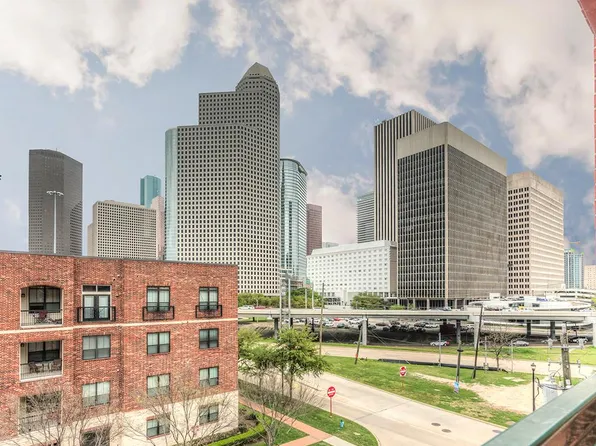 300 Saint Joseph Pkwy APT 310, Houston, TX 77002