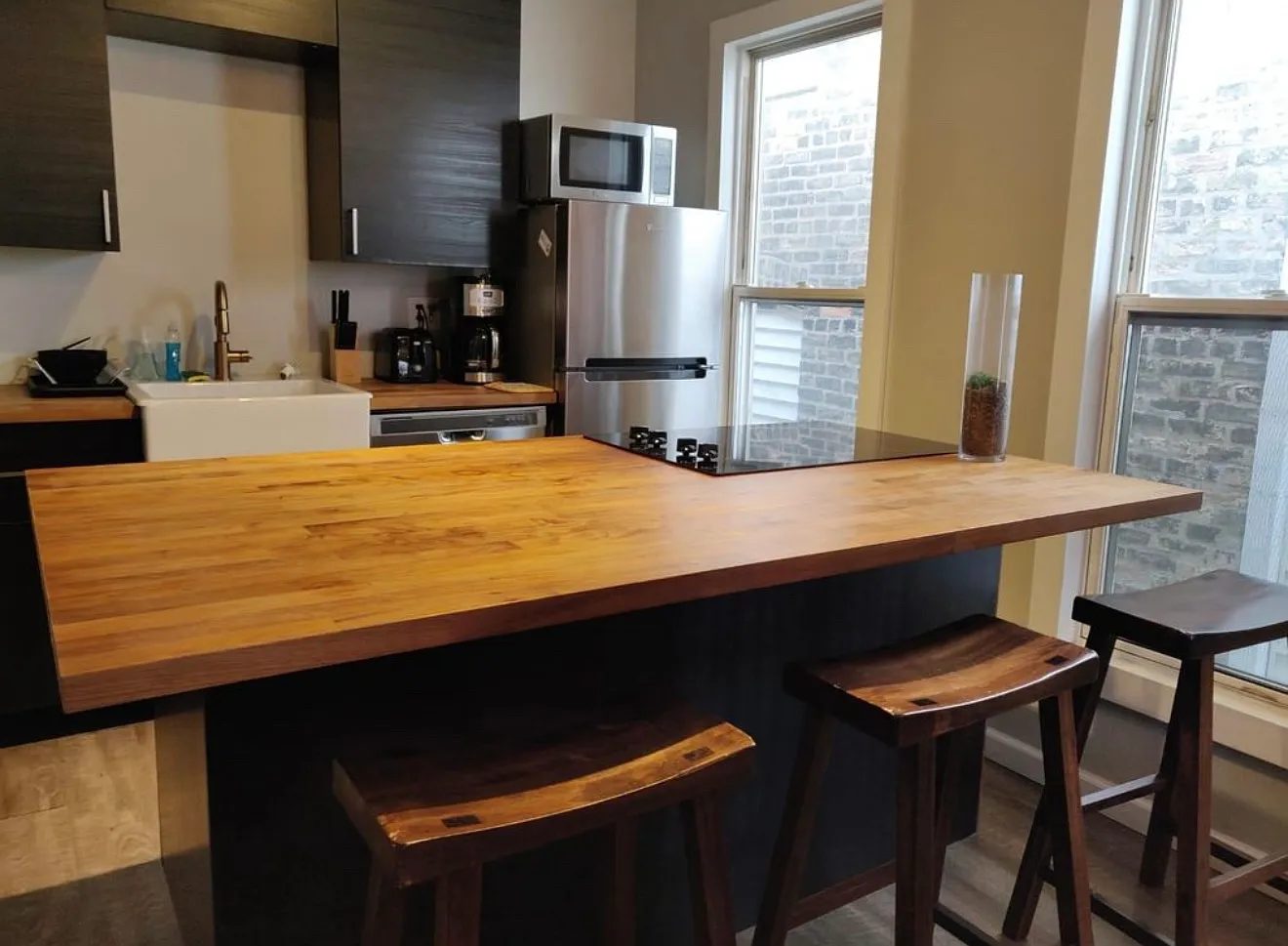 2 bed, 800 sqft, $2,200 — Photo 3