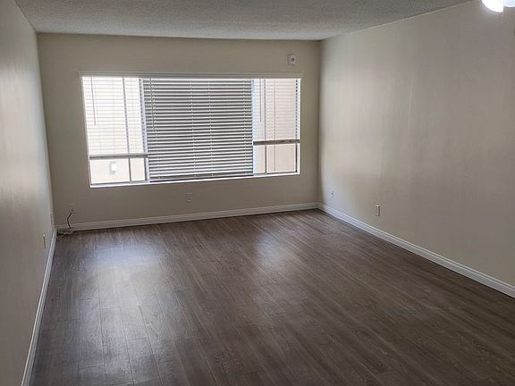 2nd image of 1933 Hornblend St APT 18