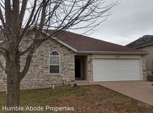 102 Bailey Cir #B, Rogersville, MO 65742