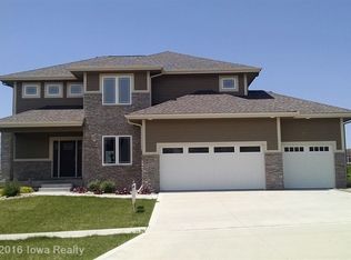 1241 S 93rd St, West Des Moines, IA 50266