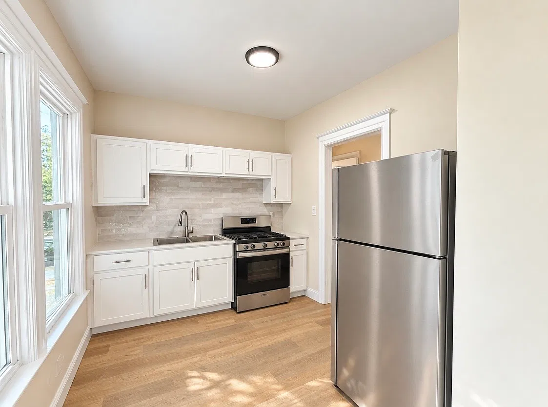 2 bed, 1100 sqft, $1,600 — Photo 3