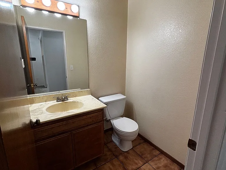 1460 Hornblend — Photo 6