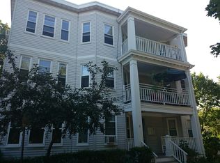 8 Linden Ct #1, Brookline, MA 02445