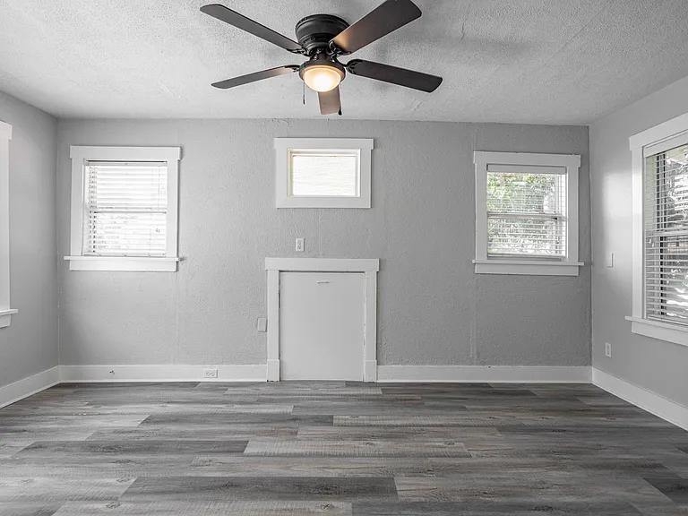 2401 Dartmouth Ave N #B — Photo 20