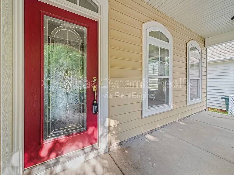 3405 Bidwell Ave — Photo 2