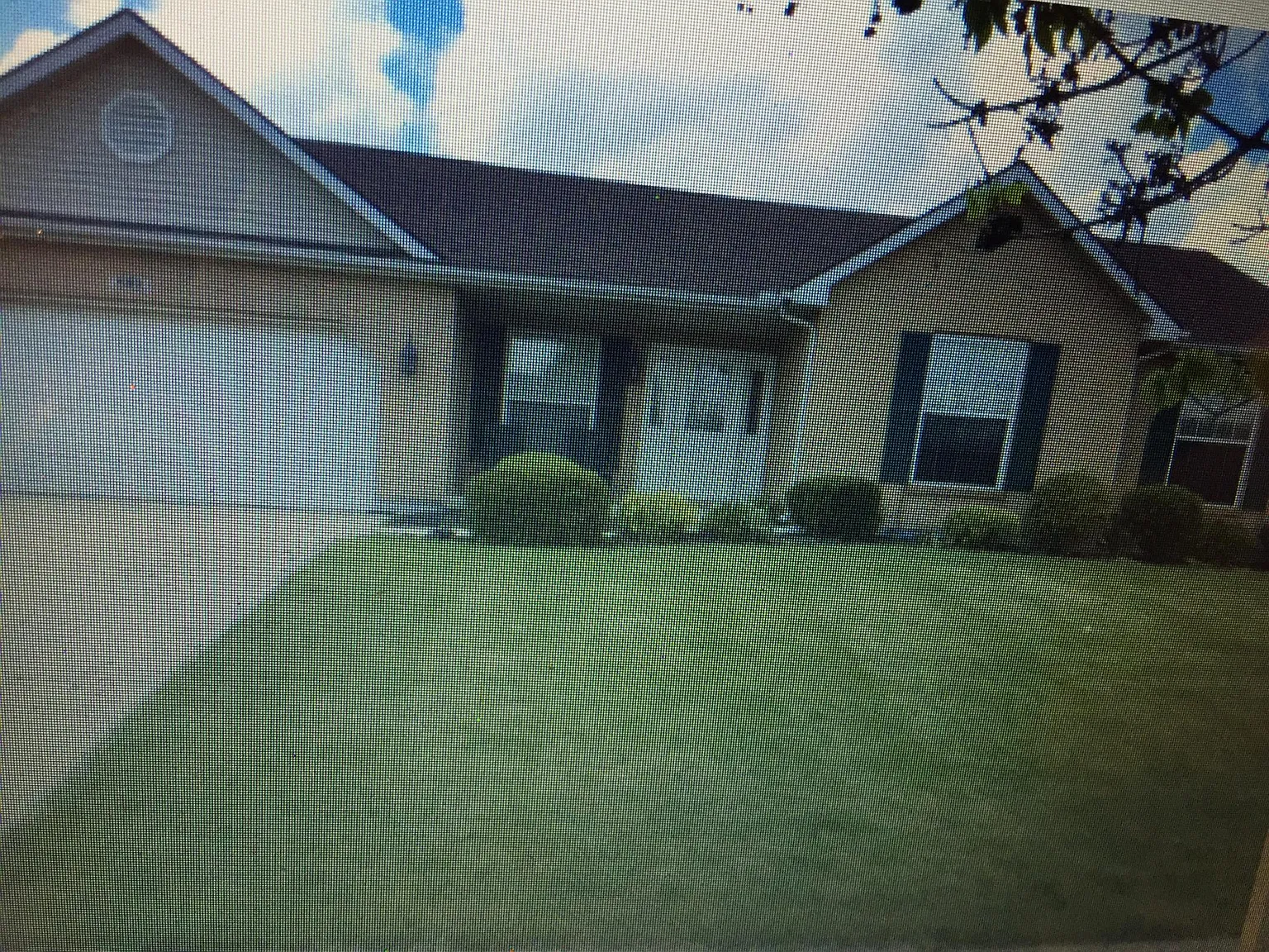 582 W Hoewisher Rd — Photo 1