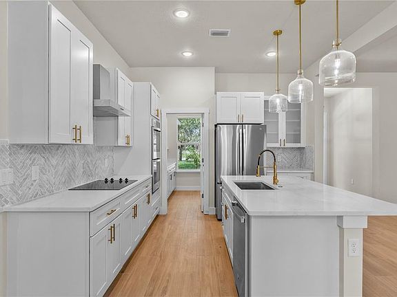 4th image of 2066 NW 79th Loop