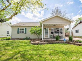 109 E Almond Dr, Washington, IL 61571