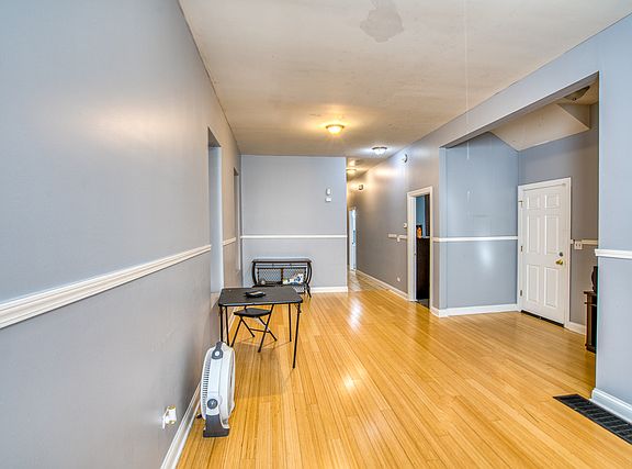 4th image of 1528 S Christiana Ave