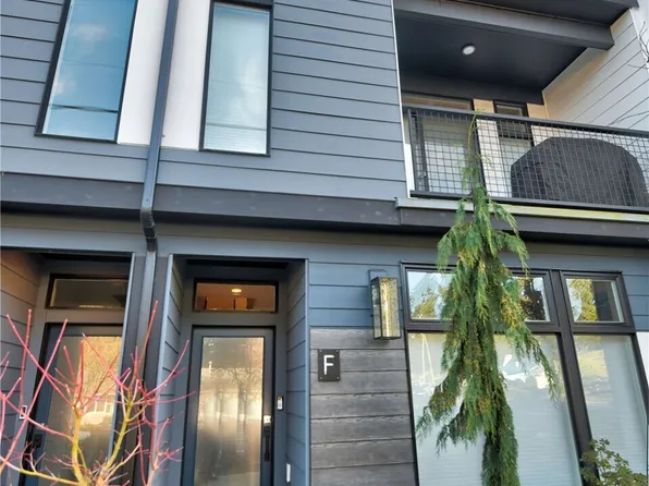 5750 230th Street SW #F, Mountlake Terrace, WA 98043