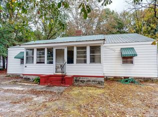 822 W Broad St, Saint Pauls, NC 28384