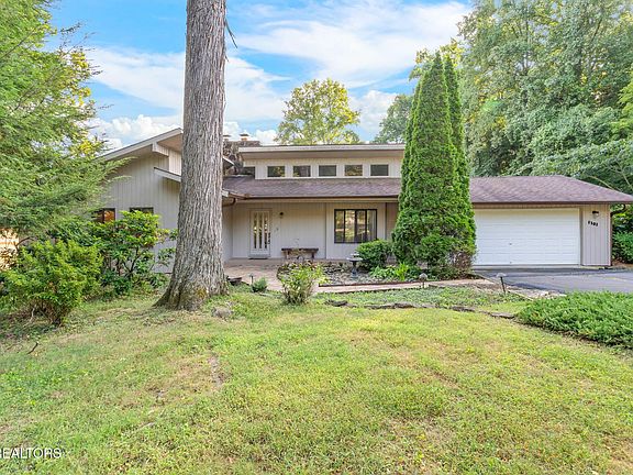 2nd image of 1101 Hickory Trl