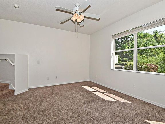 5th image of 513 Lake Eagle Ln