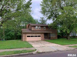 1832 Highwood Ave, Pekin, IL