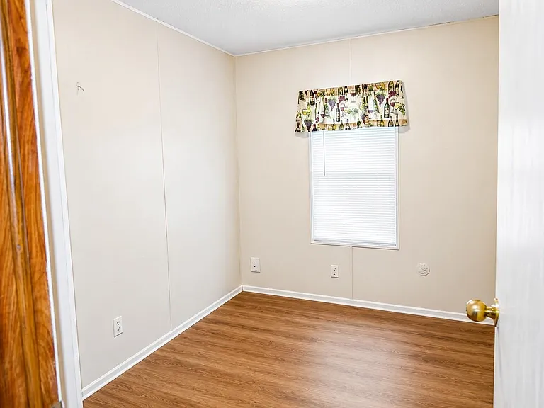 14134 Brownsville St — Photo 15