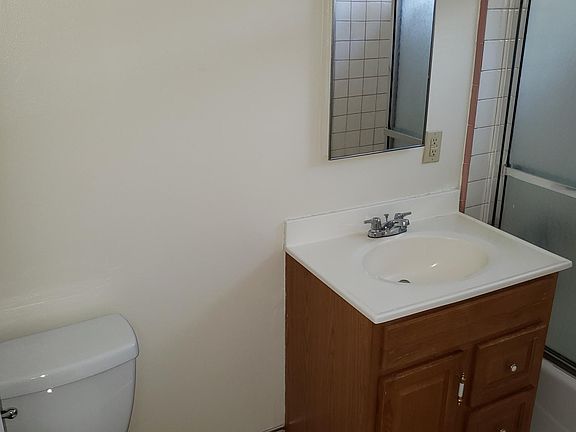 2nd image of 729 N 16th St