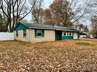 2504 Campbell Dr, Champaign, IL 61821