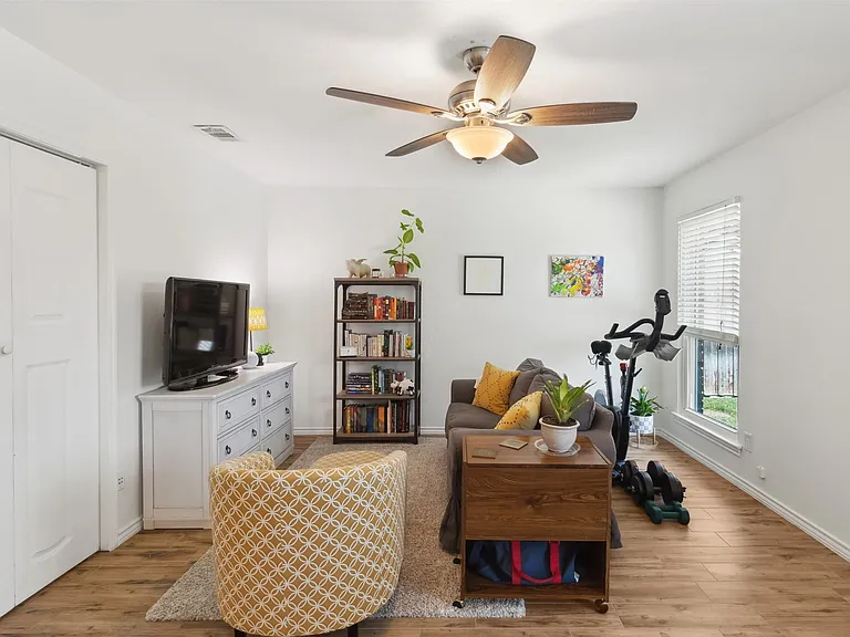 3008 Kirby Dr — Photo 12