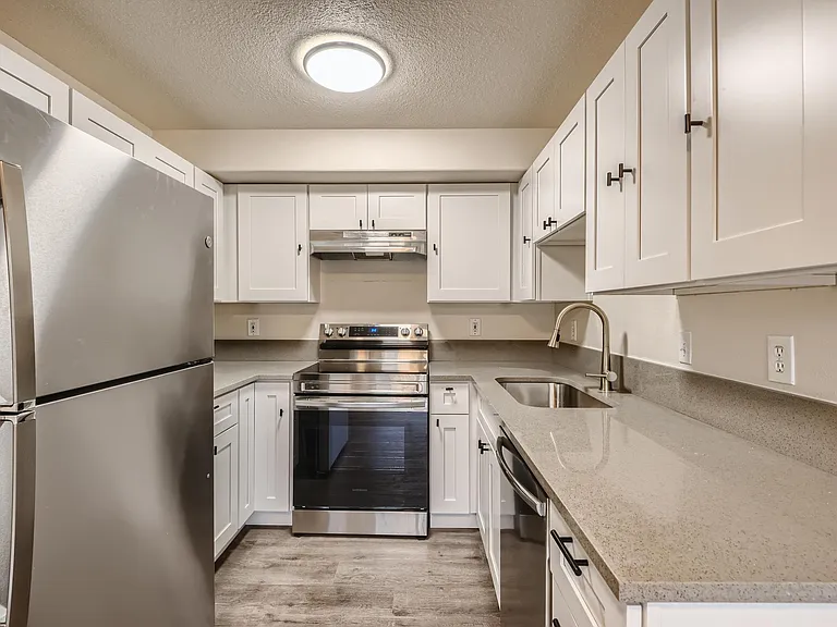 14318 SE Stark St #1 — Photo 11