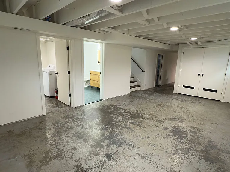 322 Pleasant Ave — Photo 8