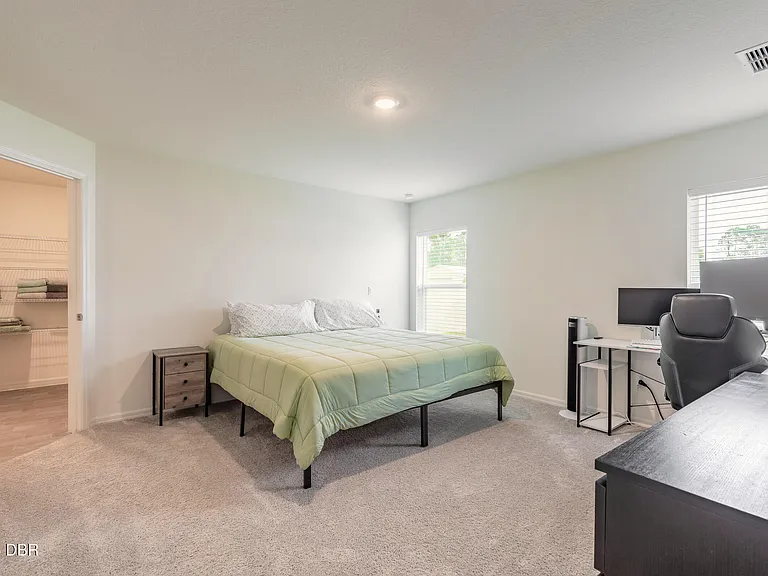 11 Ruth Dr — Photo 4