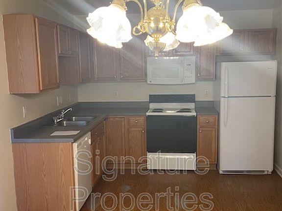 3rd image of 555 Fairfax Ave APT H