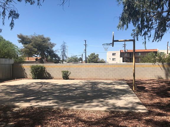 5th image of 3810 E Monte Vista Dr