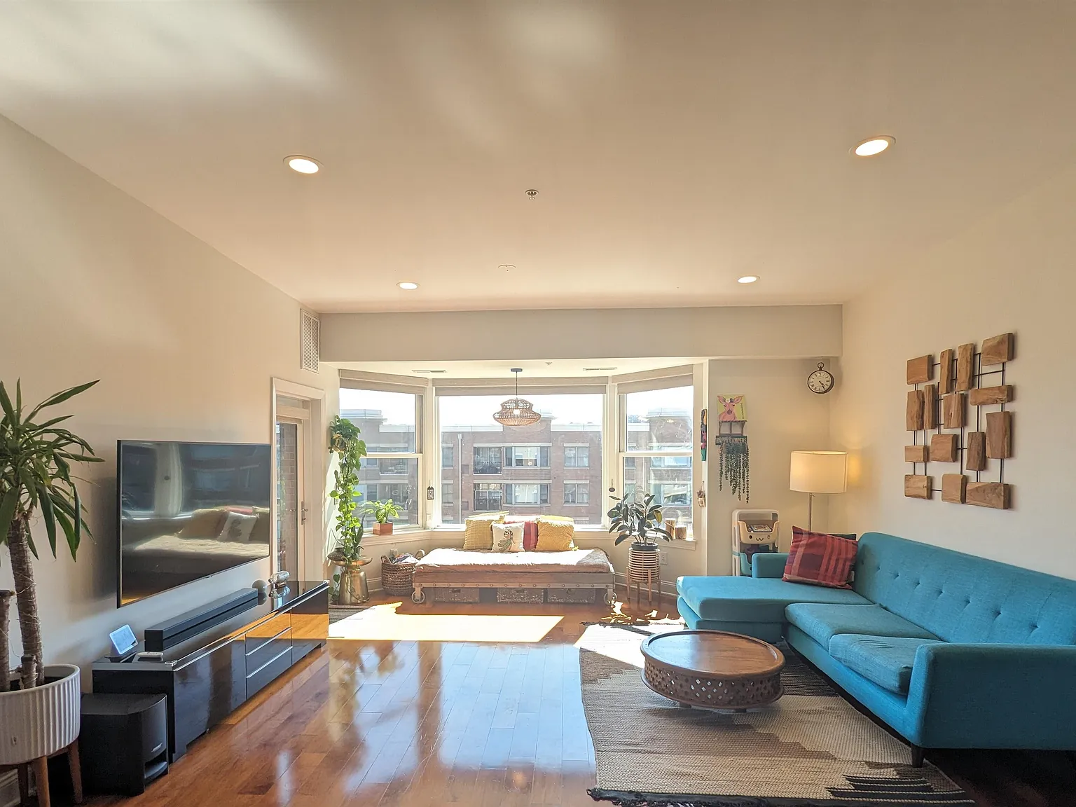 2 bed, 2.0 bath, 1384 sqft, $4,600 — Photo 1